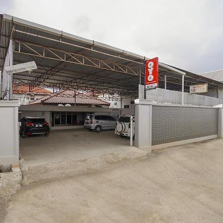 Oyo 1868塞基普酒店 巨港 外观 照片