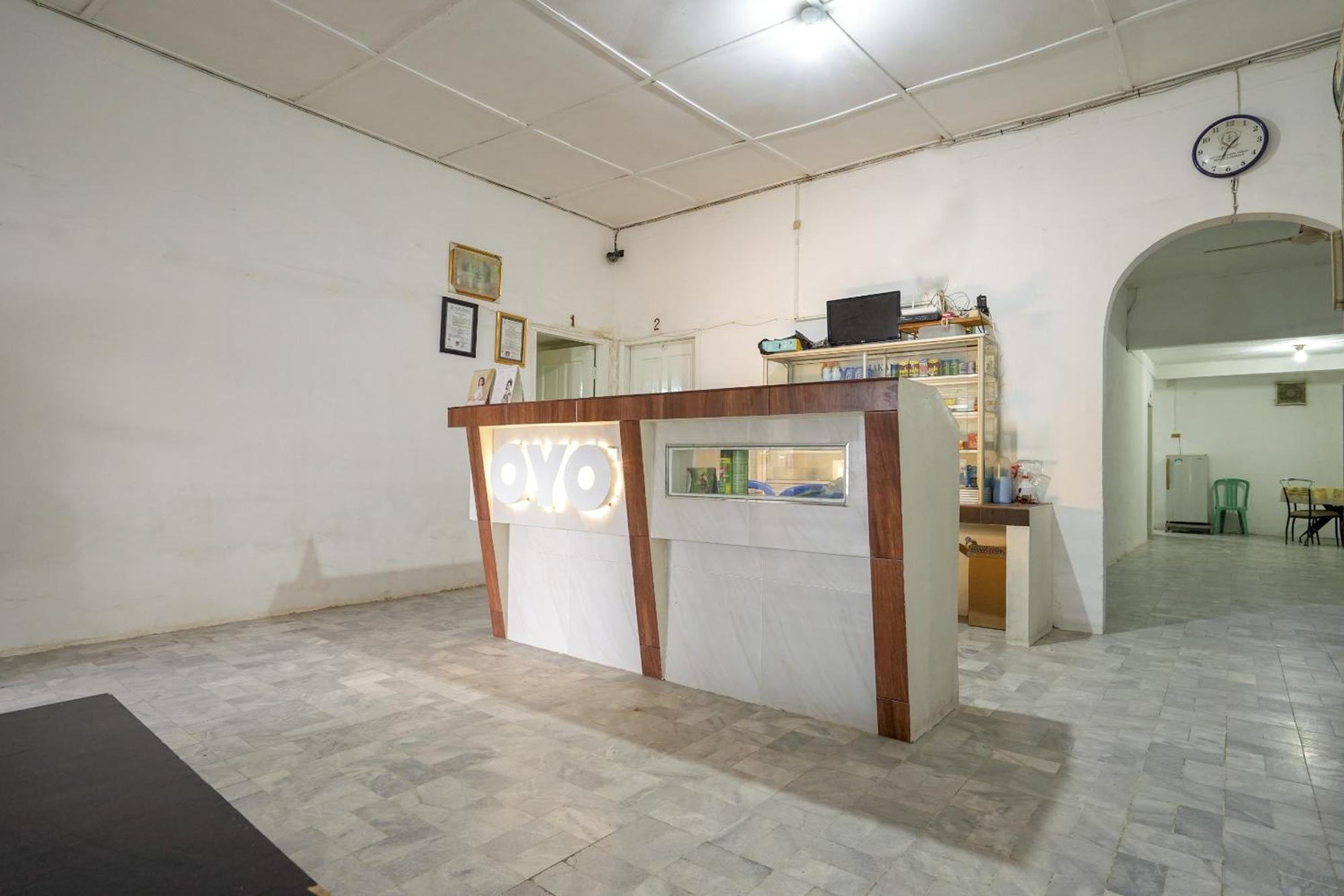 Oyo 1868塞基普酒店 巨港 外观 照片